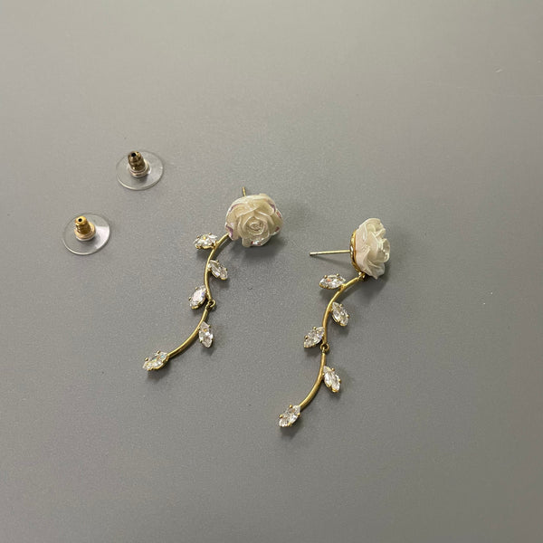 Gekclkum Earrings, Fashion Design Resin Rose Flower Earrings with Alloy Rhinestone Leaves